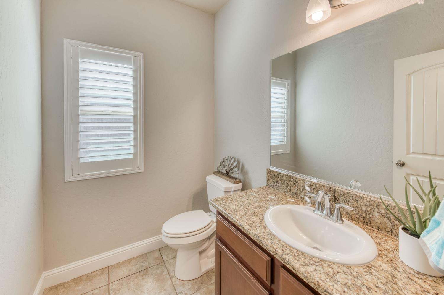 3341 N Pearwood Ave, Fresno, CA 93727