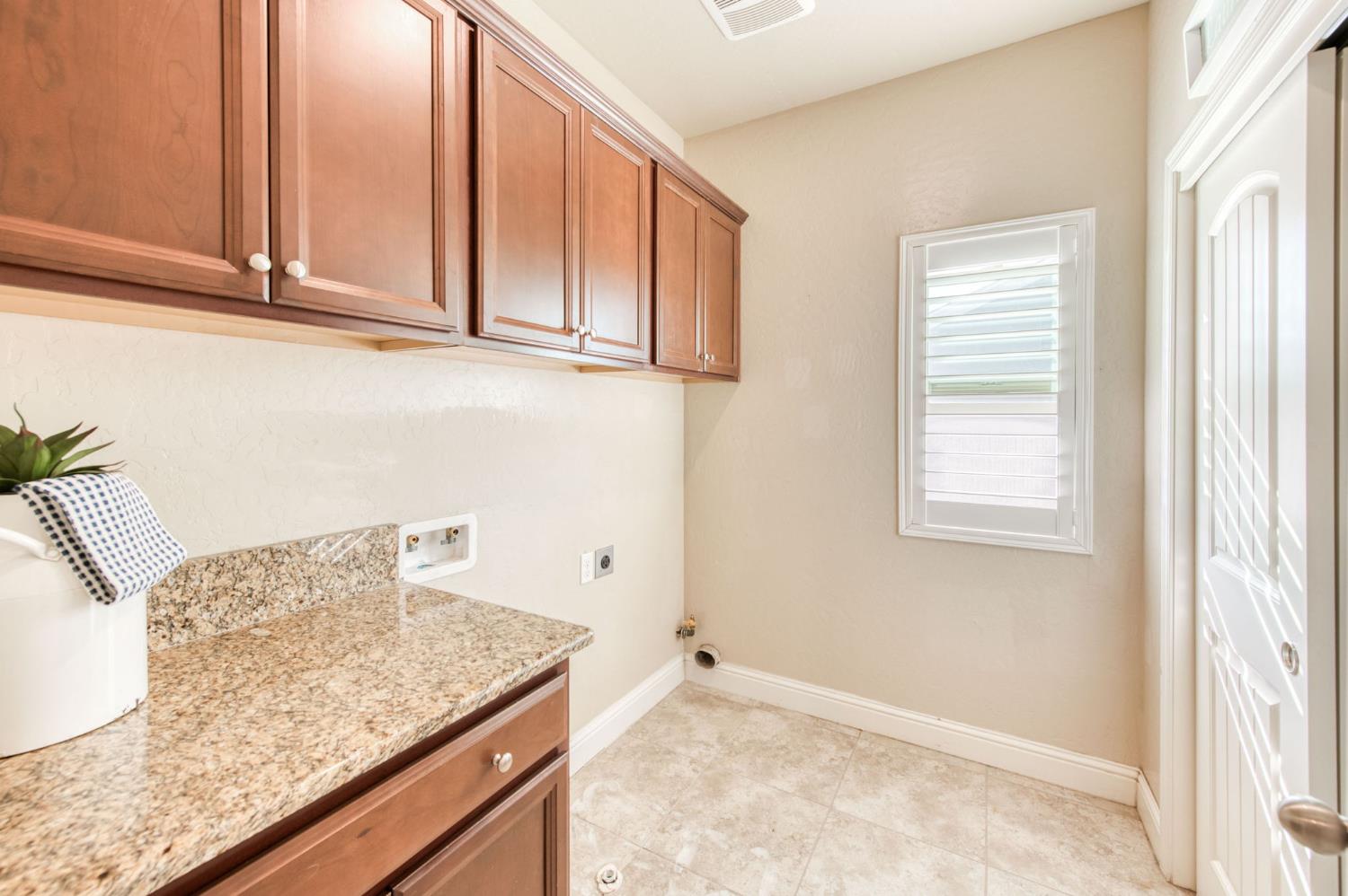 3341 N Pearwood Ave, Fresno, CA 93727