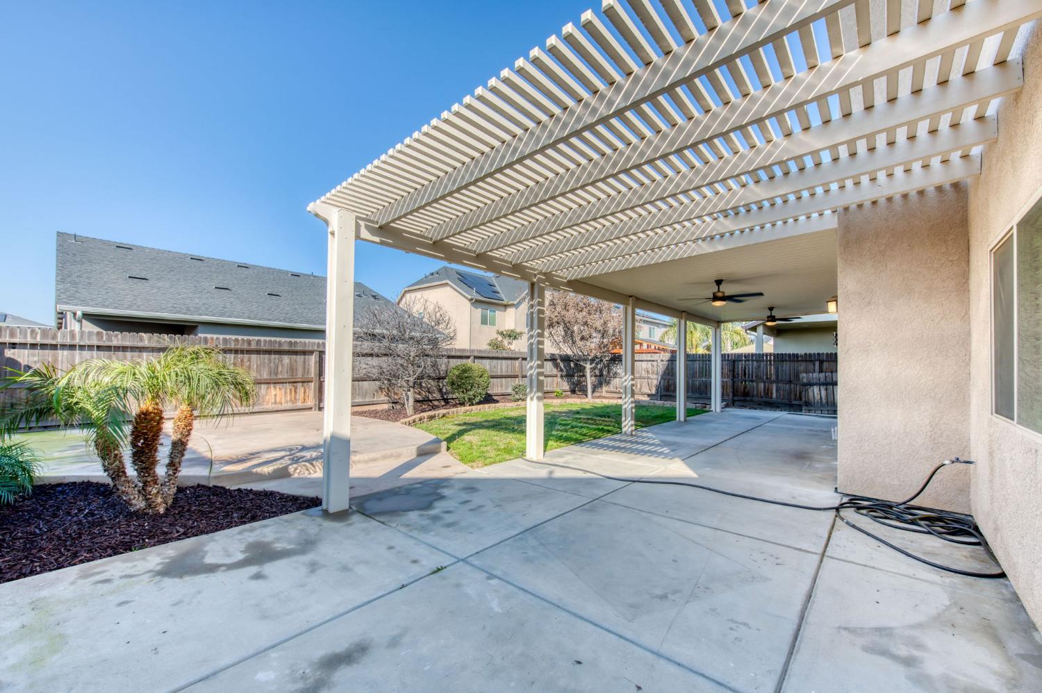 3341 N Pearwood Ave, Fresno, CA 93727