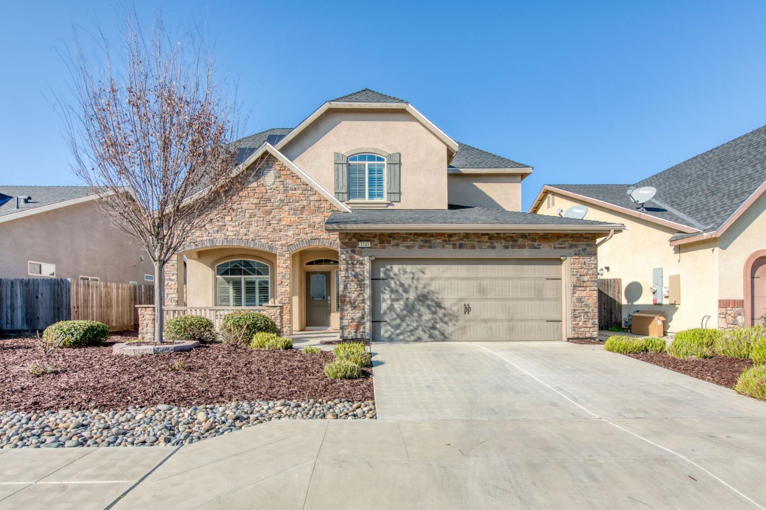 3341 N Pearwood Ave, Fresno, CA 93727