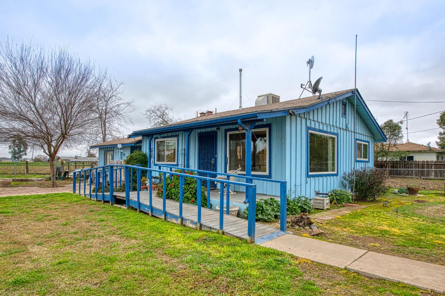 6729 W Clinton Ave, Fresno, CA 93723