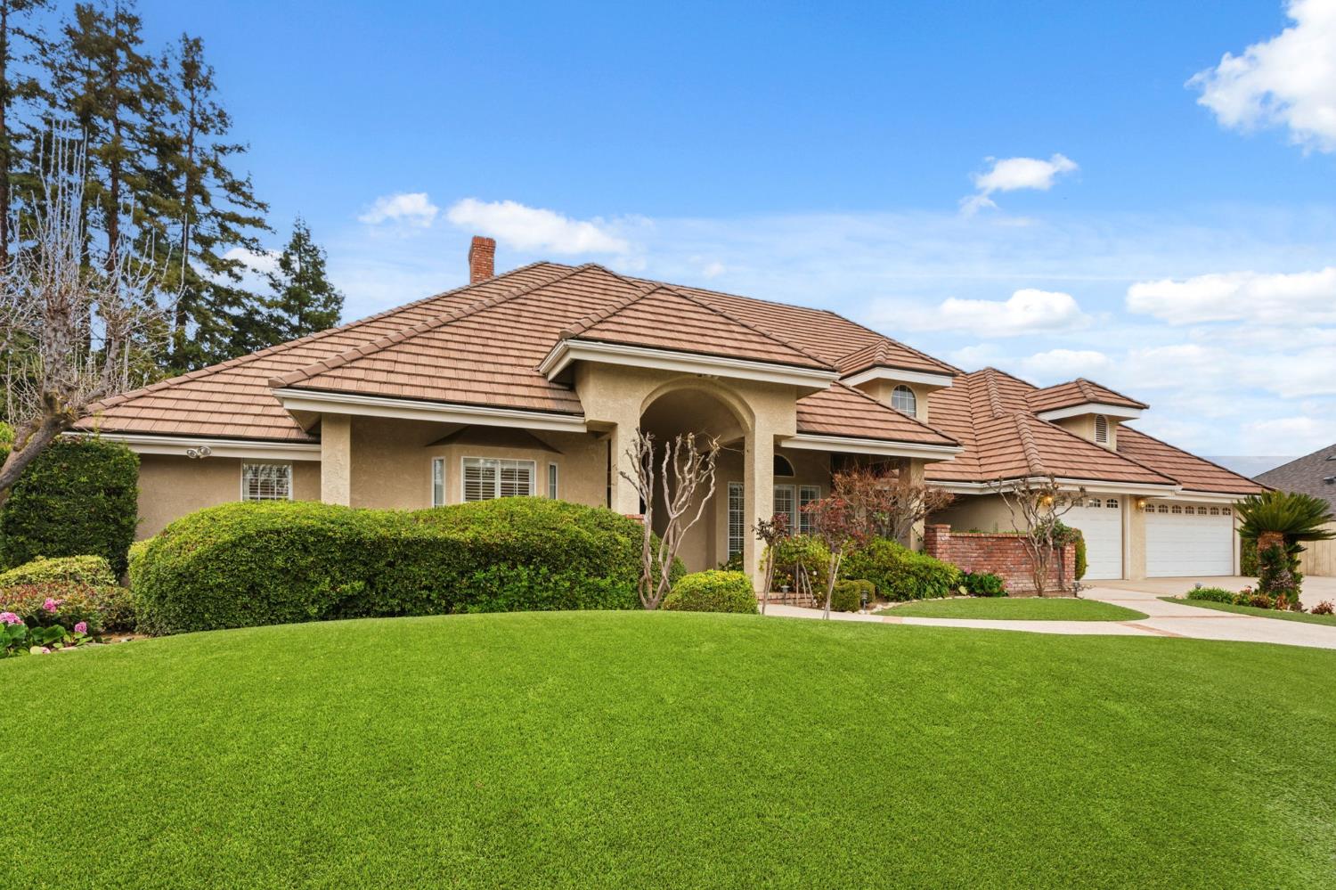 382 E Walnut Hill Ave, Fresno, CA 93720