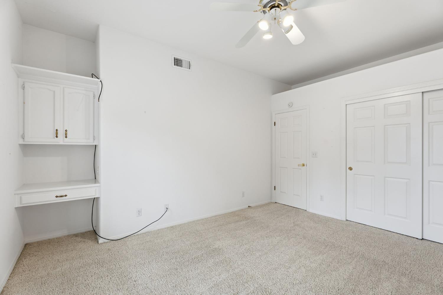 382 E Walnut Hill Ave, Fresno, CA 93720