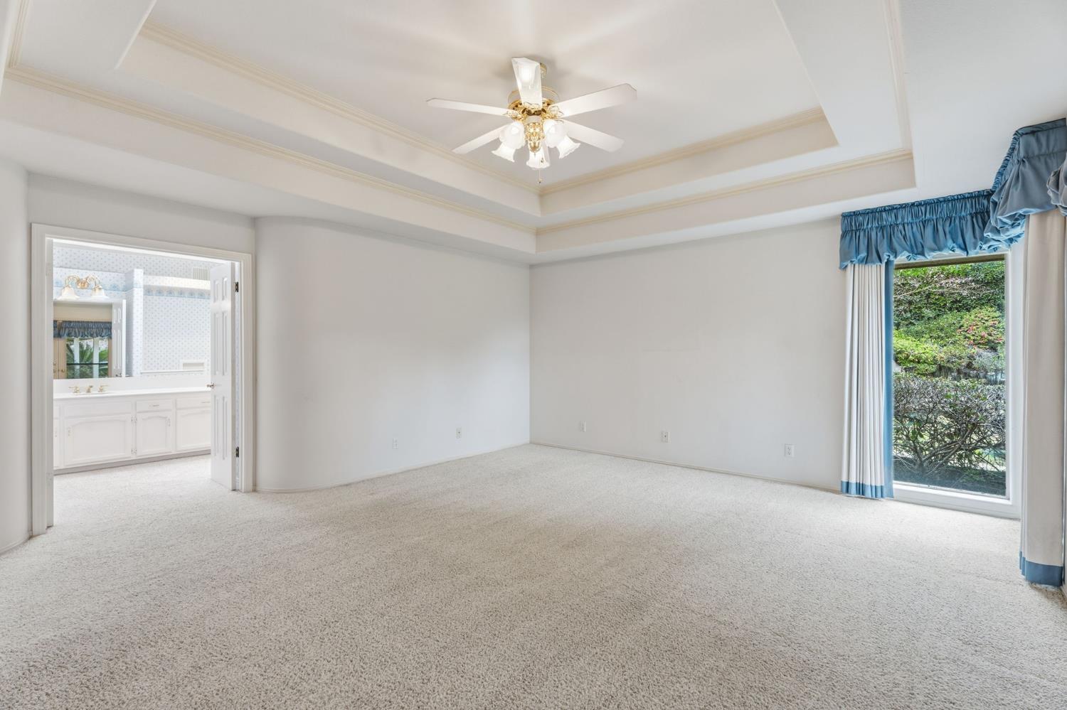 382 E Walnut Hill Ave, Fresno, CA 93720