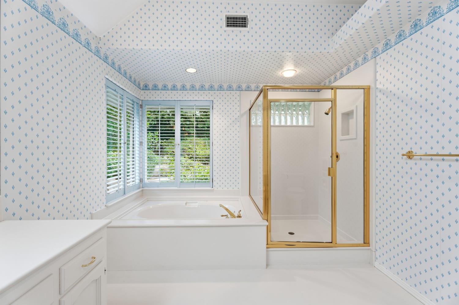 382 E Walnut Hill Ave, Fresno, CA 93720