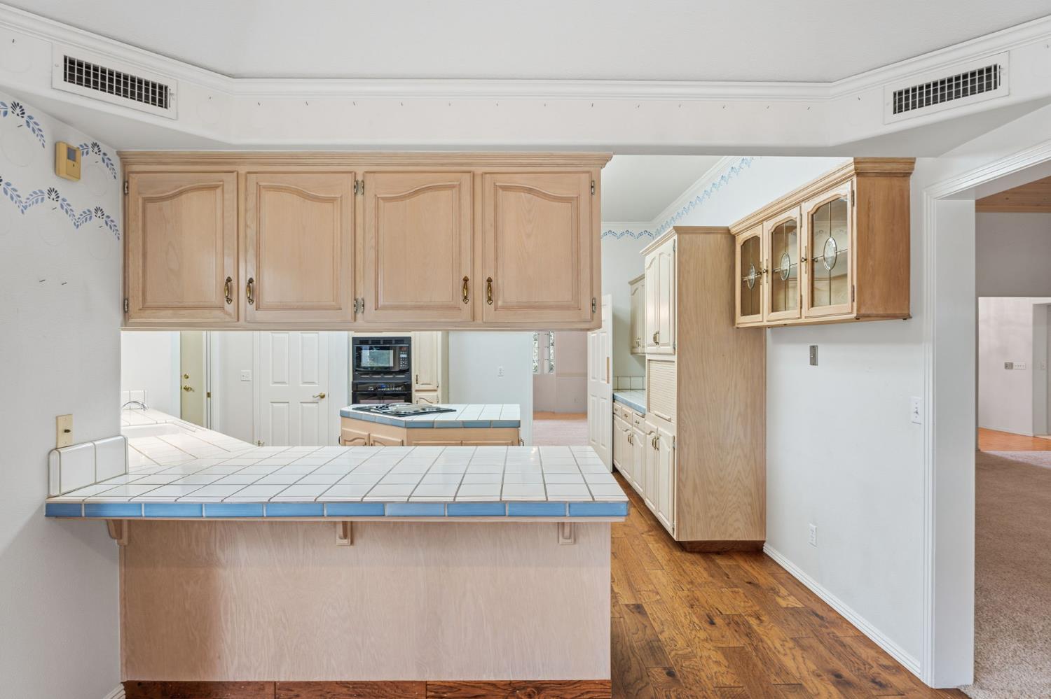 382 E Walnut Hill Ave, Fresno, CA 93720