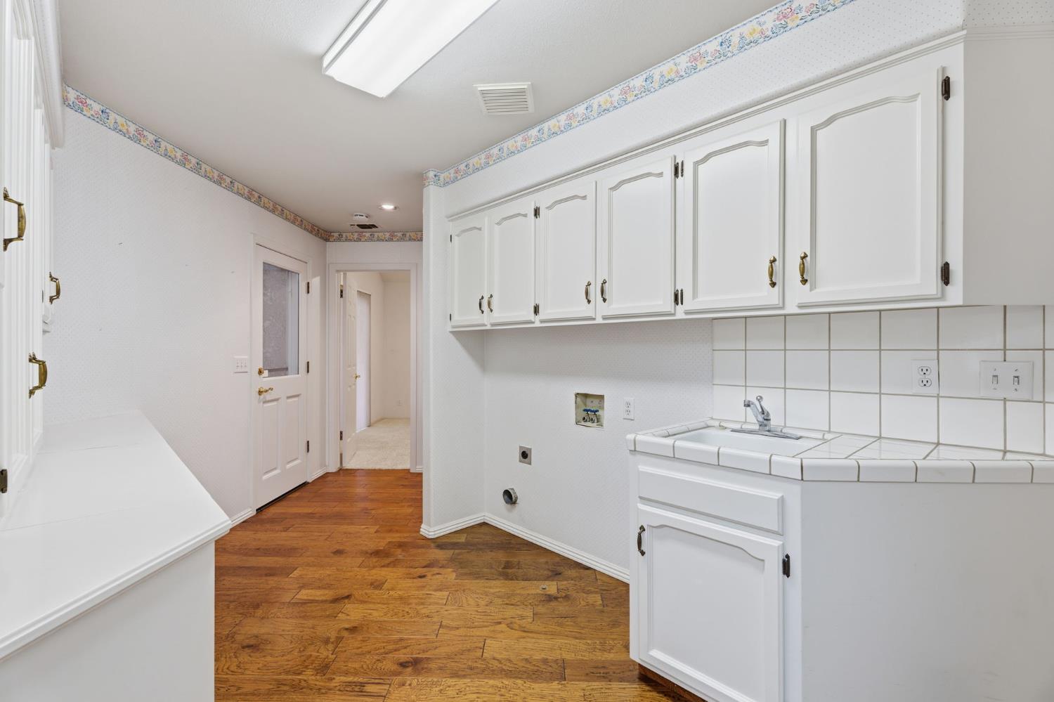 382 E Walnut Hill Ave, Fresno, CA 93720