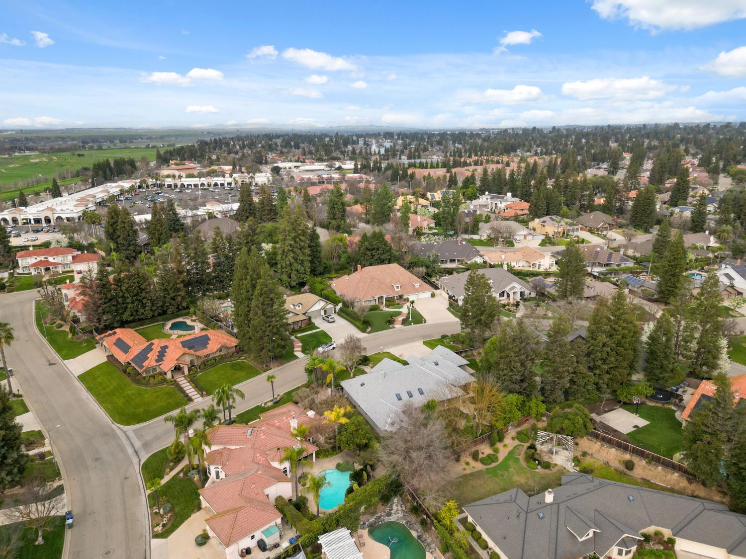 382 E Walnut Hill Ave, Fresno, CA 93720