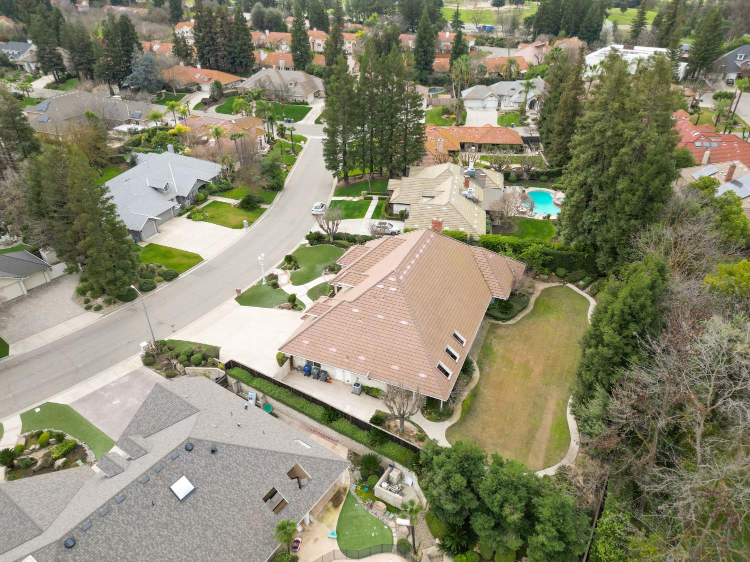 382 E Walnut Hill Ave, Fresno, CA 93720