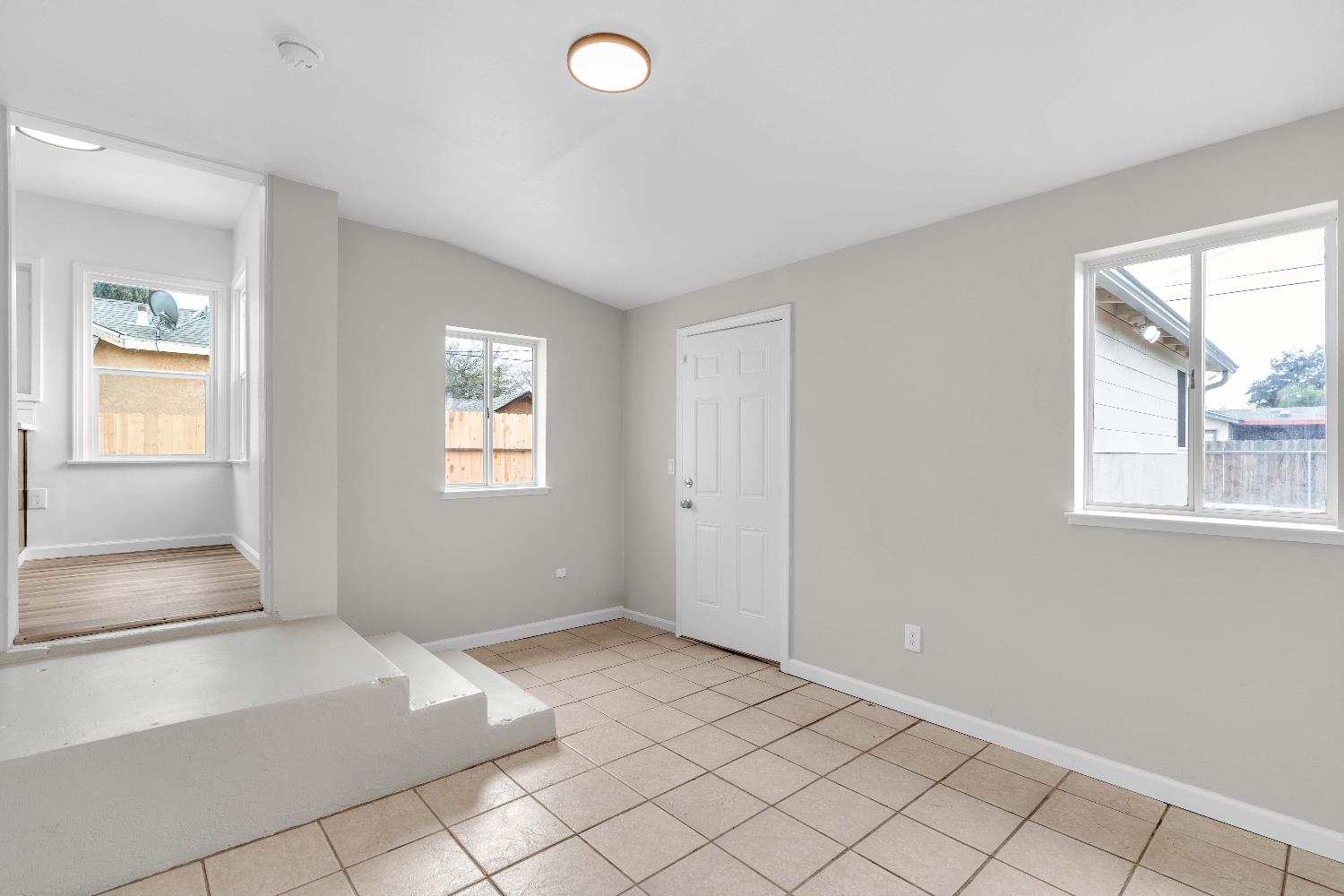 3548 E Lamona Ave, Fresno, CA 93703