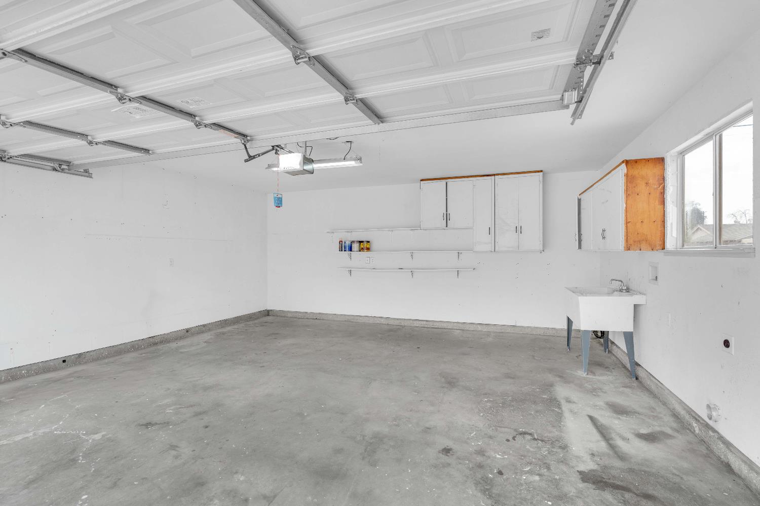 3548 E Lamona Ave, Fresno, CA 93703