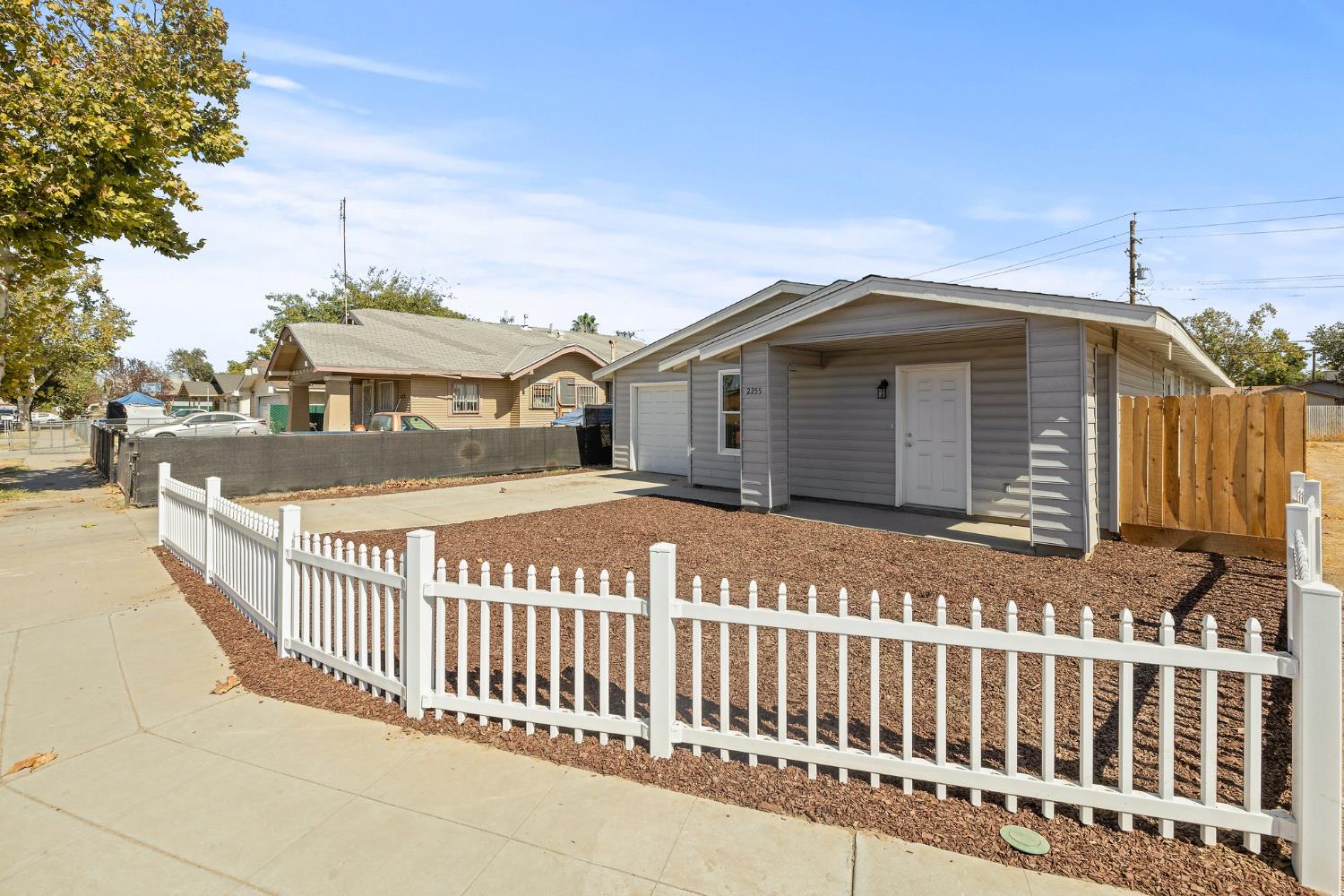 2255 S Rose Ave, Fresno, CA 93706