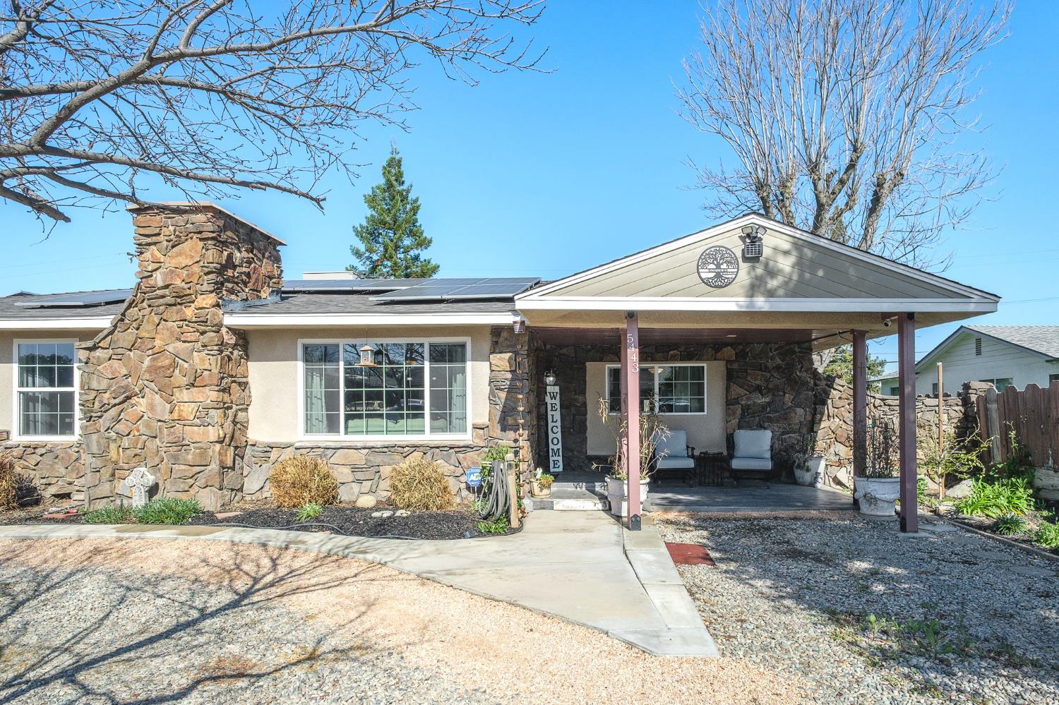 5443 E Saginaw Way, Fresno, CA 93727