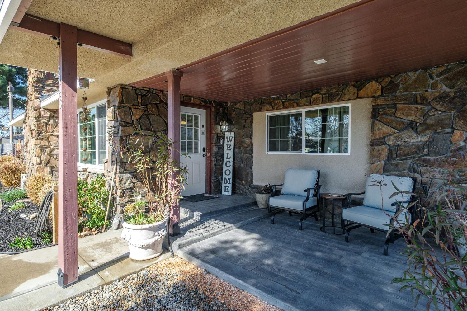 5443 E Saginaw Way, Fresno, CA 93727