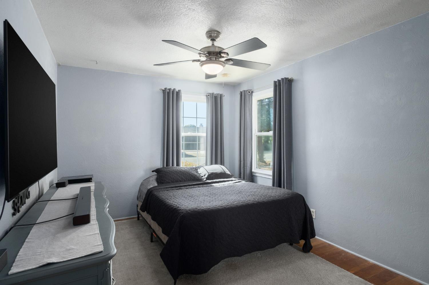 5443 E Saginaw Way, Fresno, CA 93727