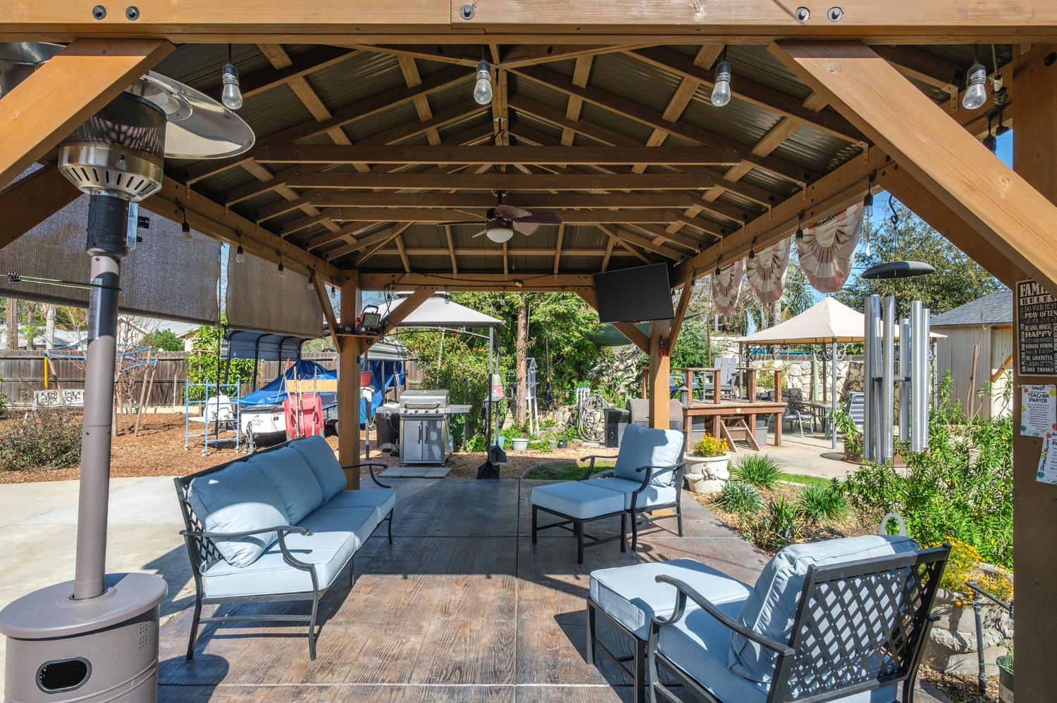 5443 E Saginaw Way, Fresno, CA 93727