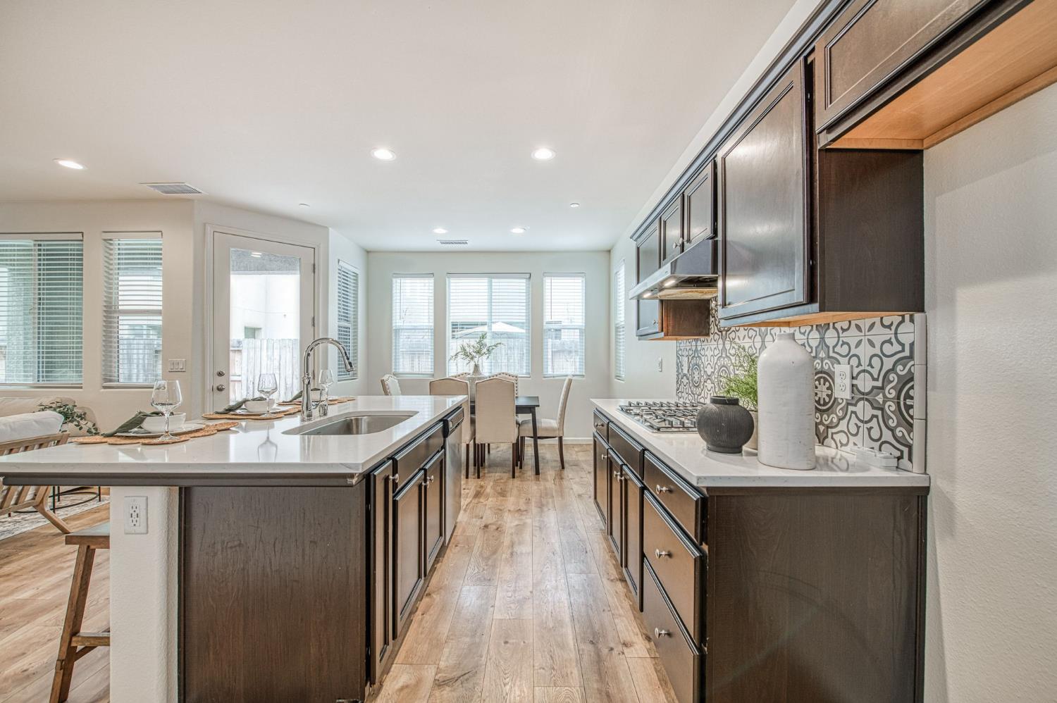 6290 E Creek View Ln, Fresno, CA 93727