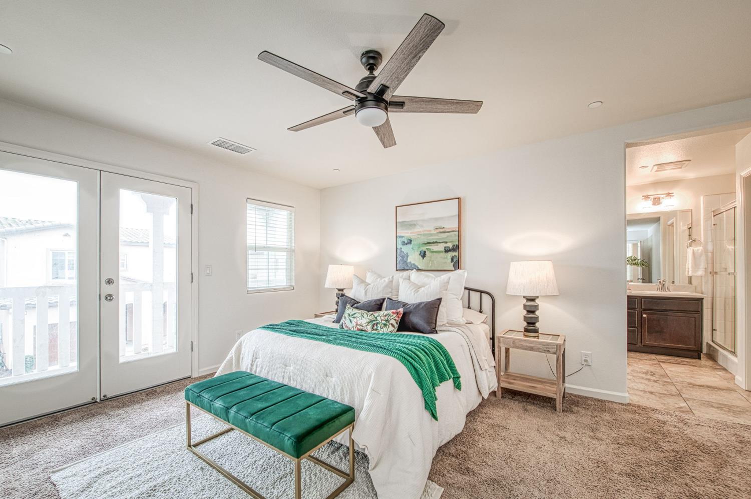 6290 E Creek View Ln, Fresno, CA 93727