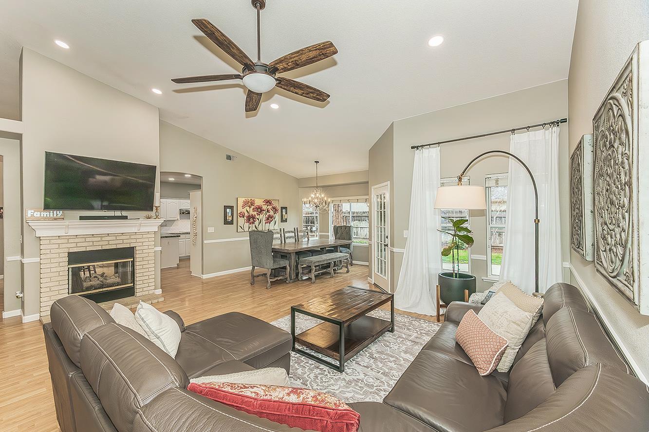 2646 E Lester Ave, Fresno, CA 93720