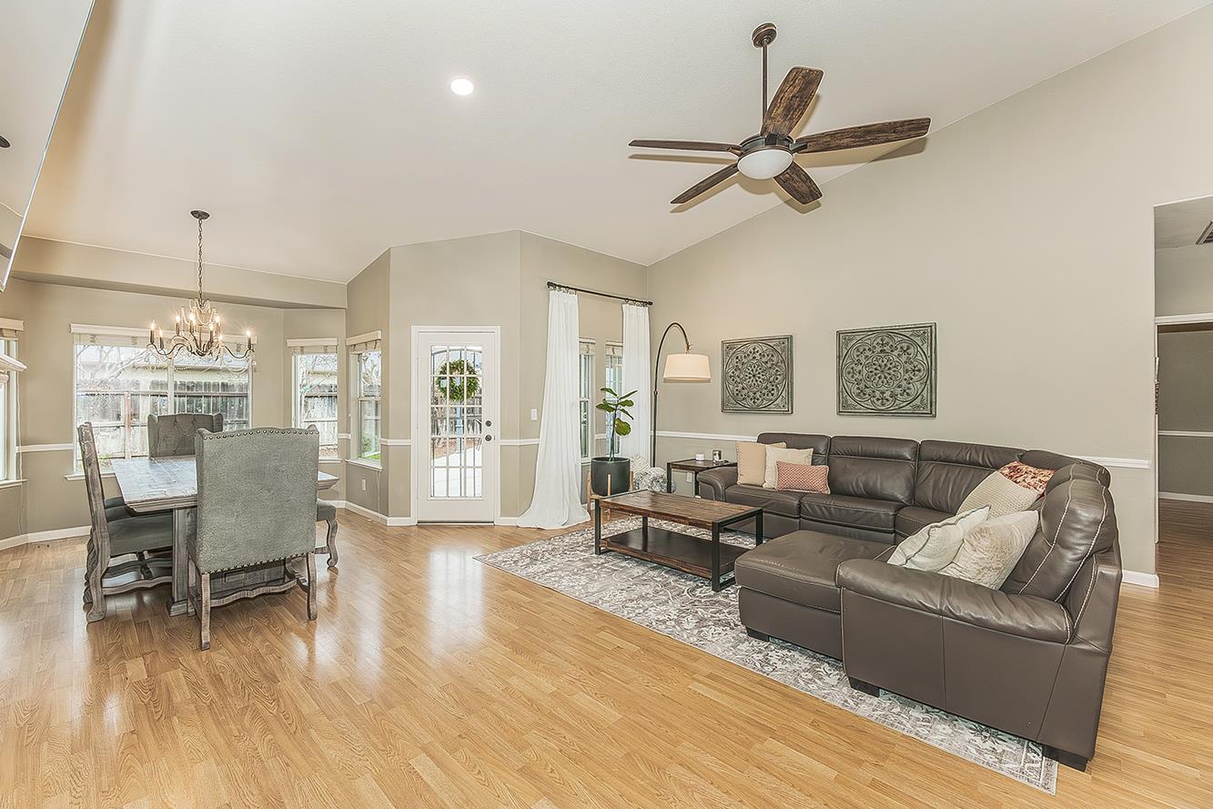 2646 E Lester Ave, Fresno, CA 93720