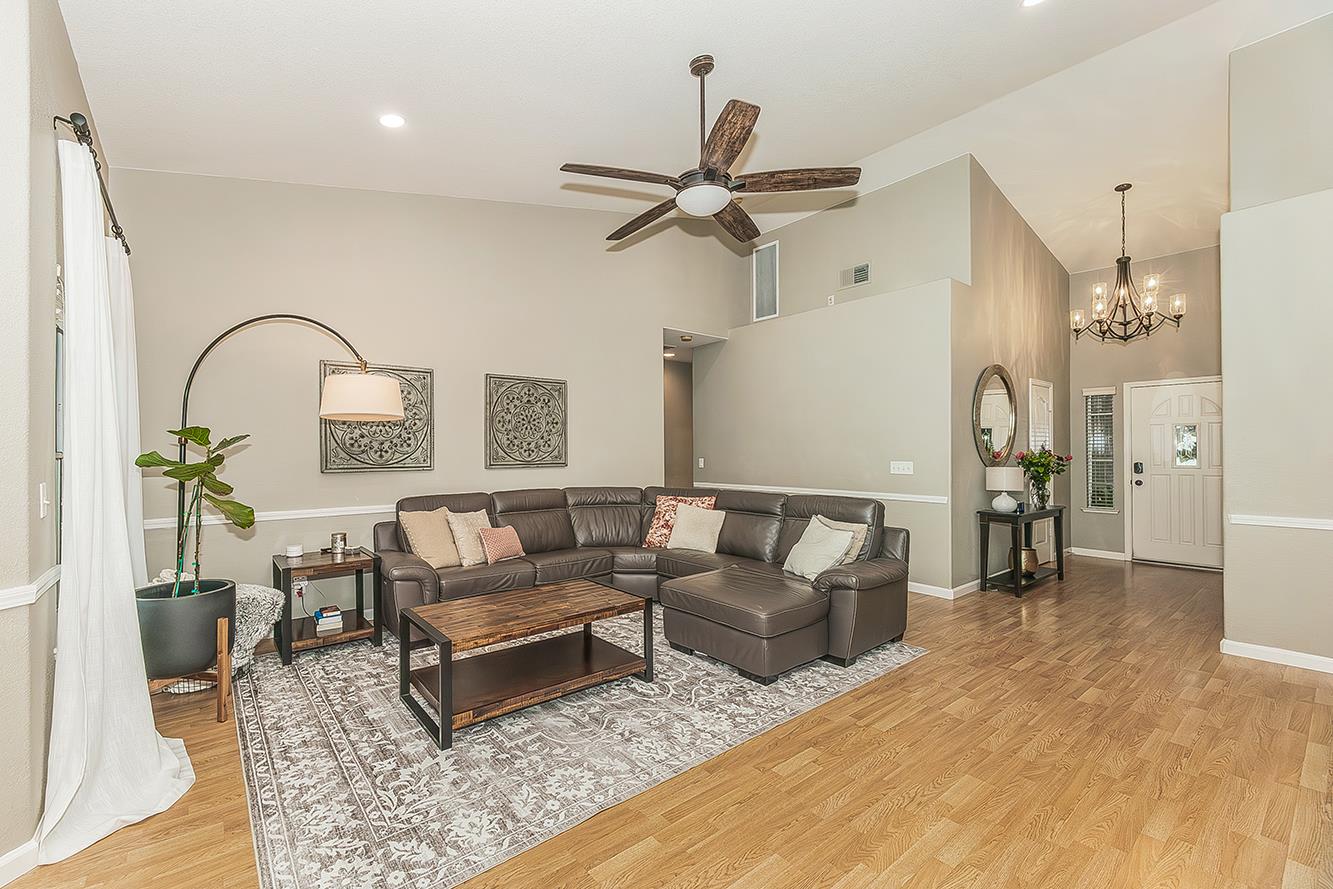 2646 E Lester Ave, Fresno, CA 93720