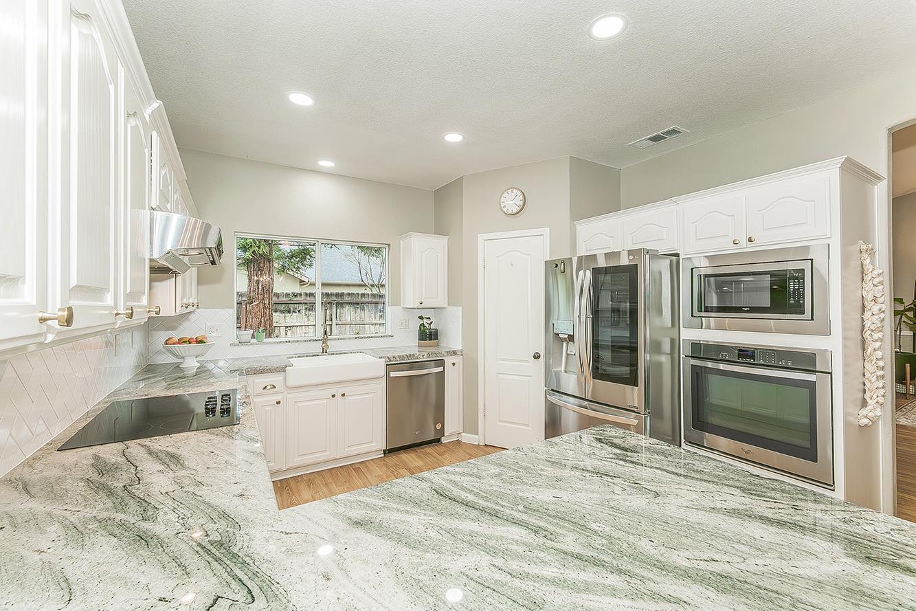 2646 E Lester Ave, Fresno, CA 93720