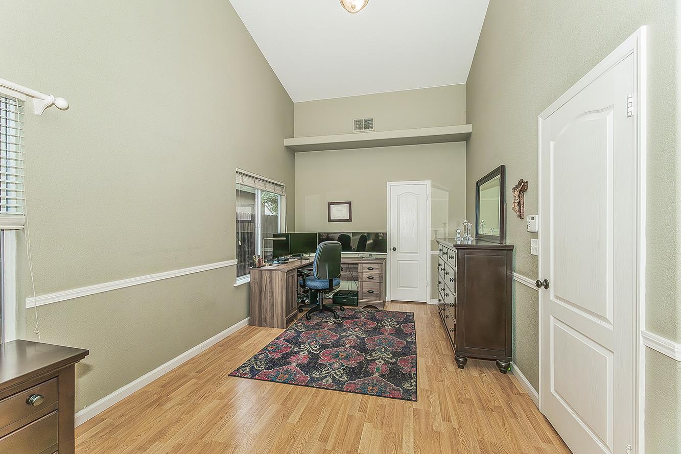 2646 E Lester Ave, Fresno, CA 93720