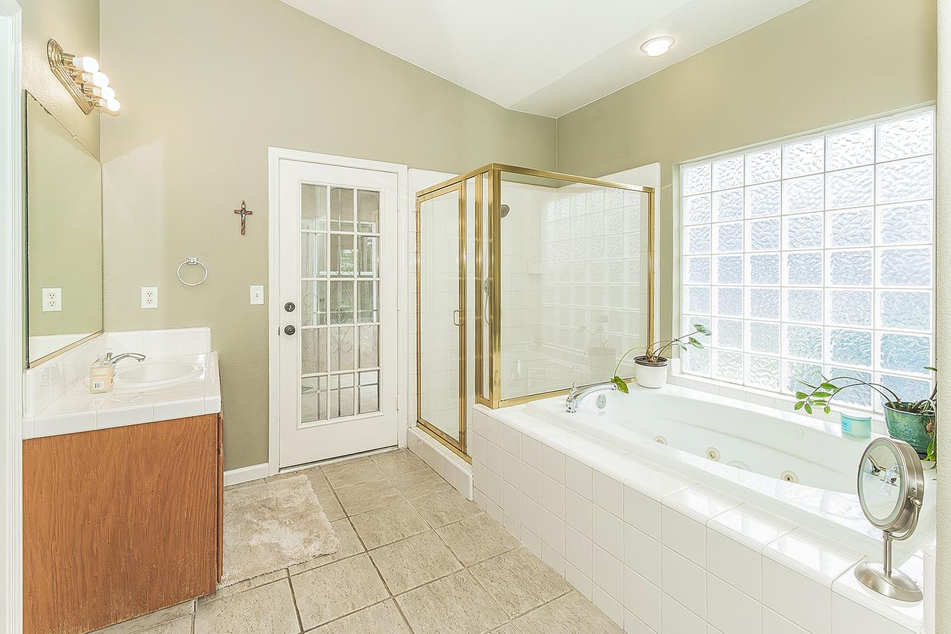 2646 E Lester Ave, Fresno, CA 93720