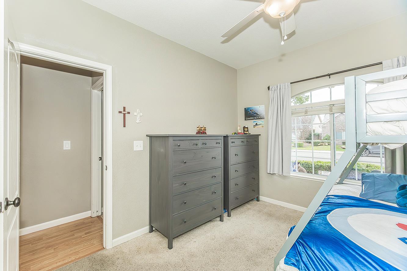 2646 E Lester Ave, Fresno, CA 93720