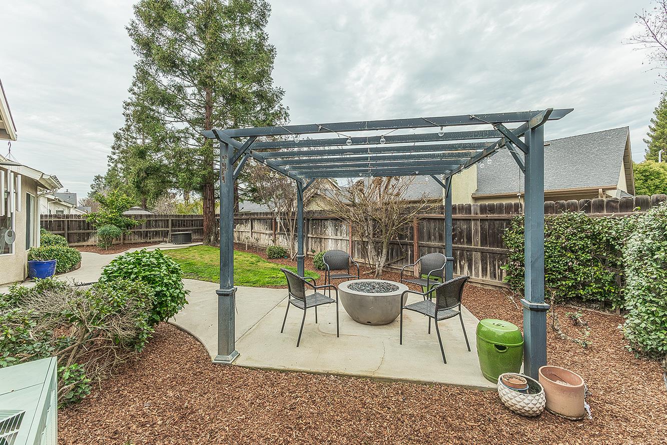 2646 E Lester Ave, Fresno, CA 93720