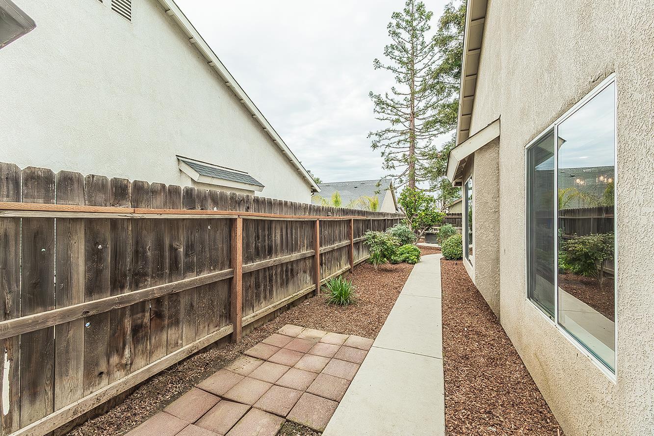 2646 E Lester Ave, Fresno, CA 93720