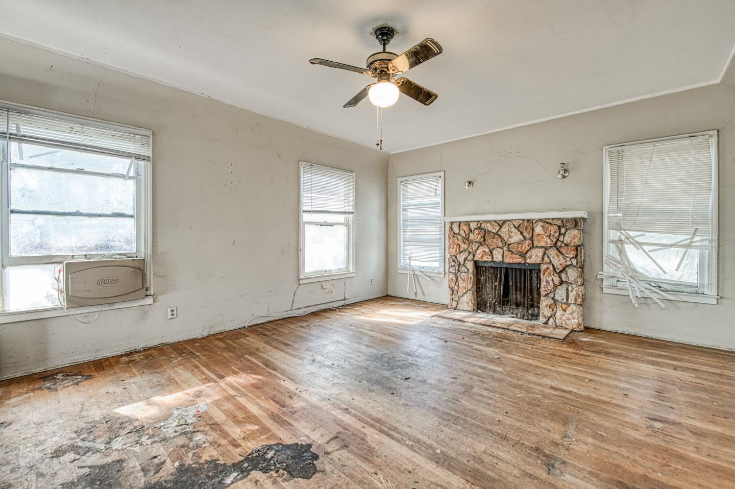 4603 E Nevada Ave, Fresno, CA 93702