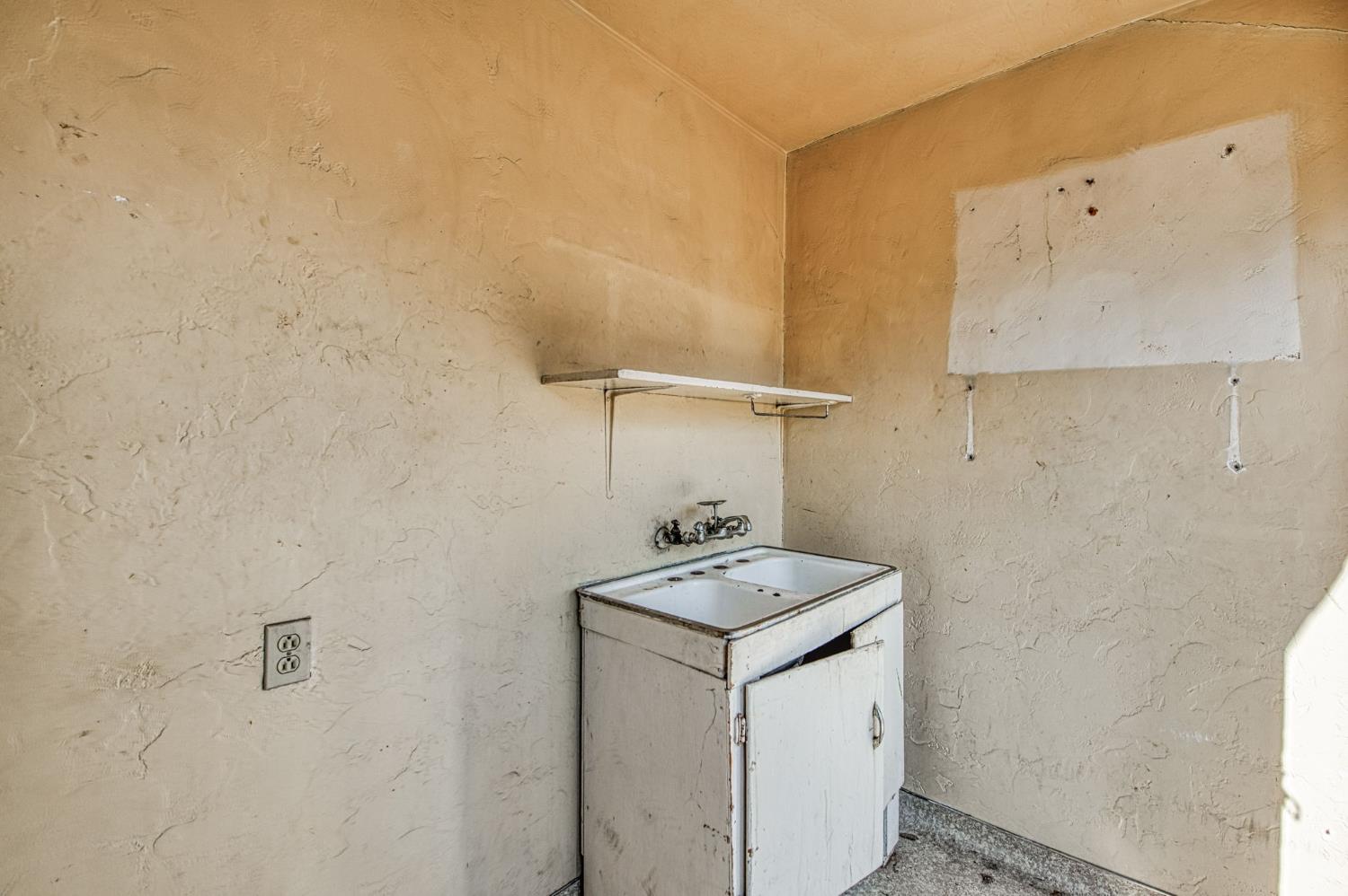 4603 E Nevada Ave, Fresno, CA 93702