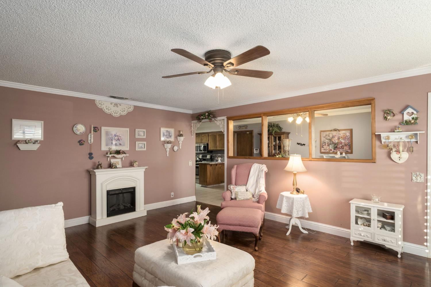 4342 W Dennett Ave, Fresno, CA 93722