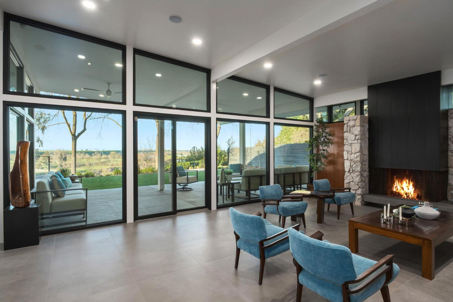 1230 W Moraga Rd, Fresno, CA 93711