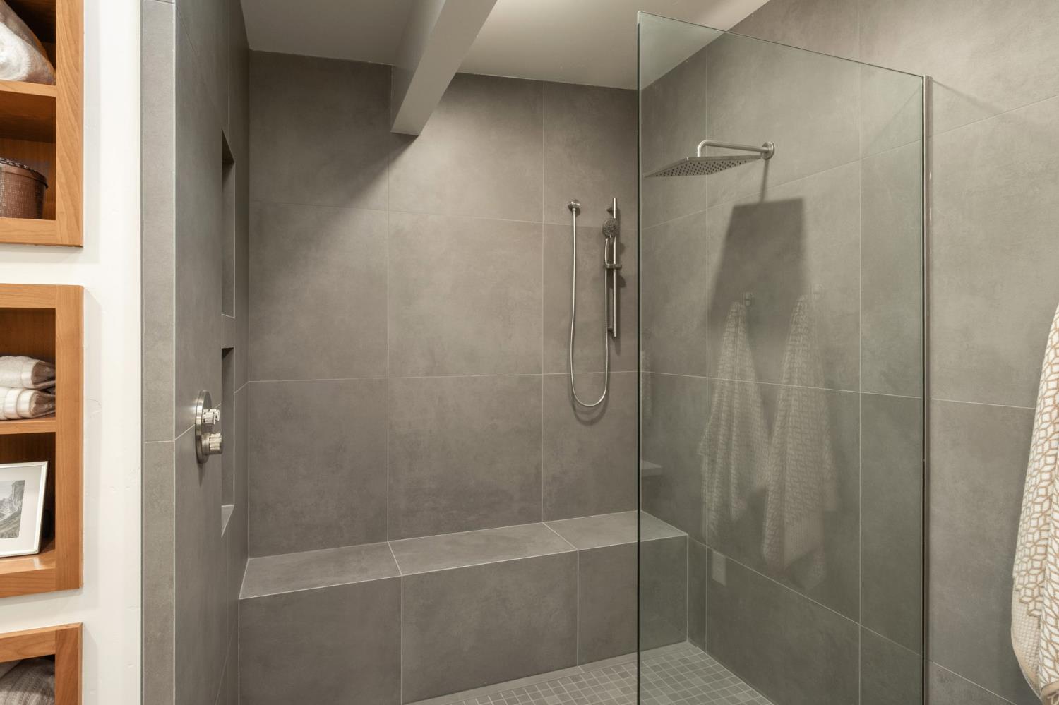 1230 W Moraga Rd, Fresno, CA 93711