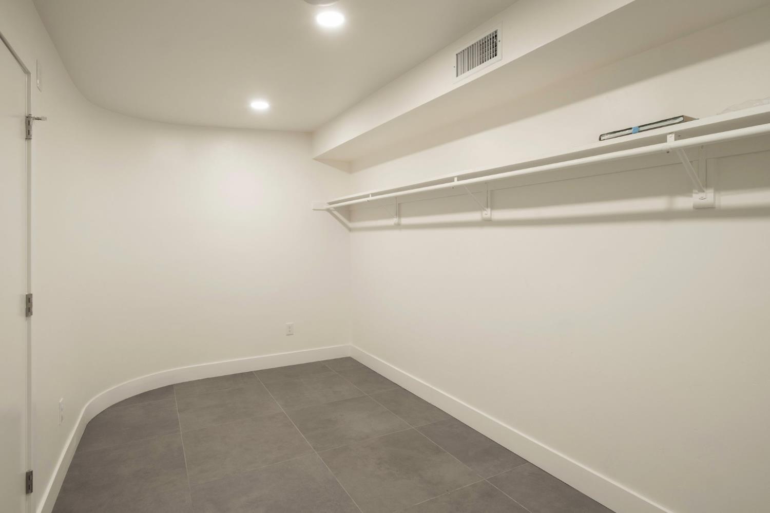 1230 W Moraga Rd, Fresno, CA 93711