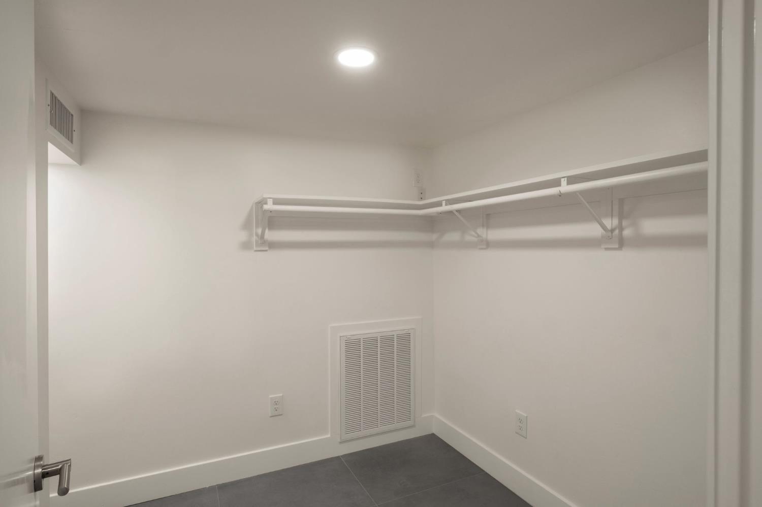 1230 W Moraga Rd, Fresno, CA 93711