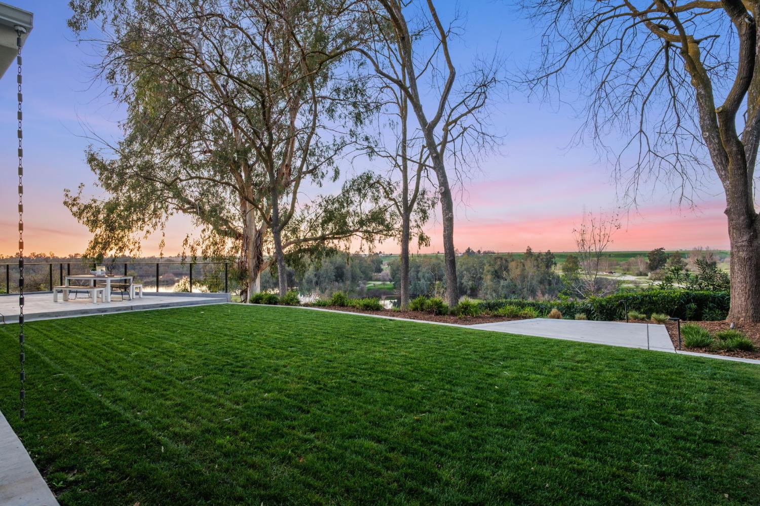 1230 W Moraga Rd, Fresno, CA 93711