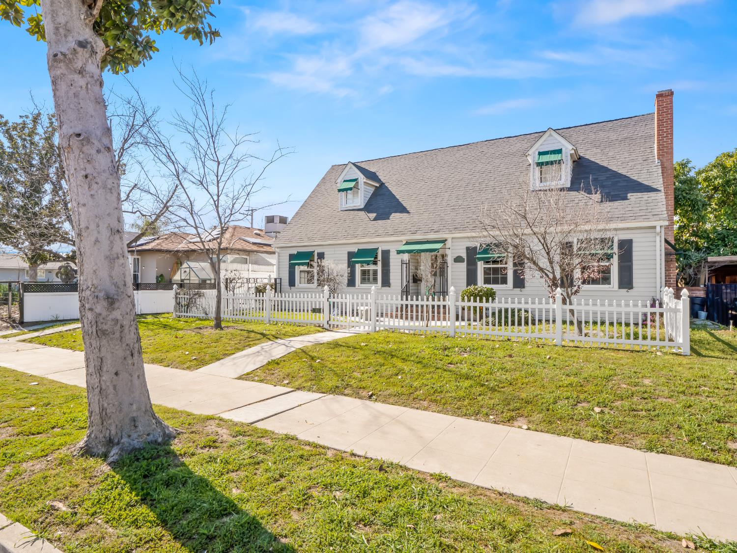 1515 N Vagedes Ave, Fresno, CA 93728