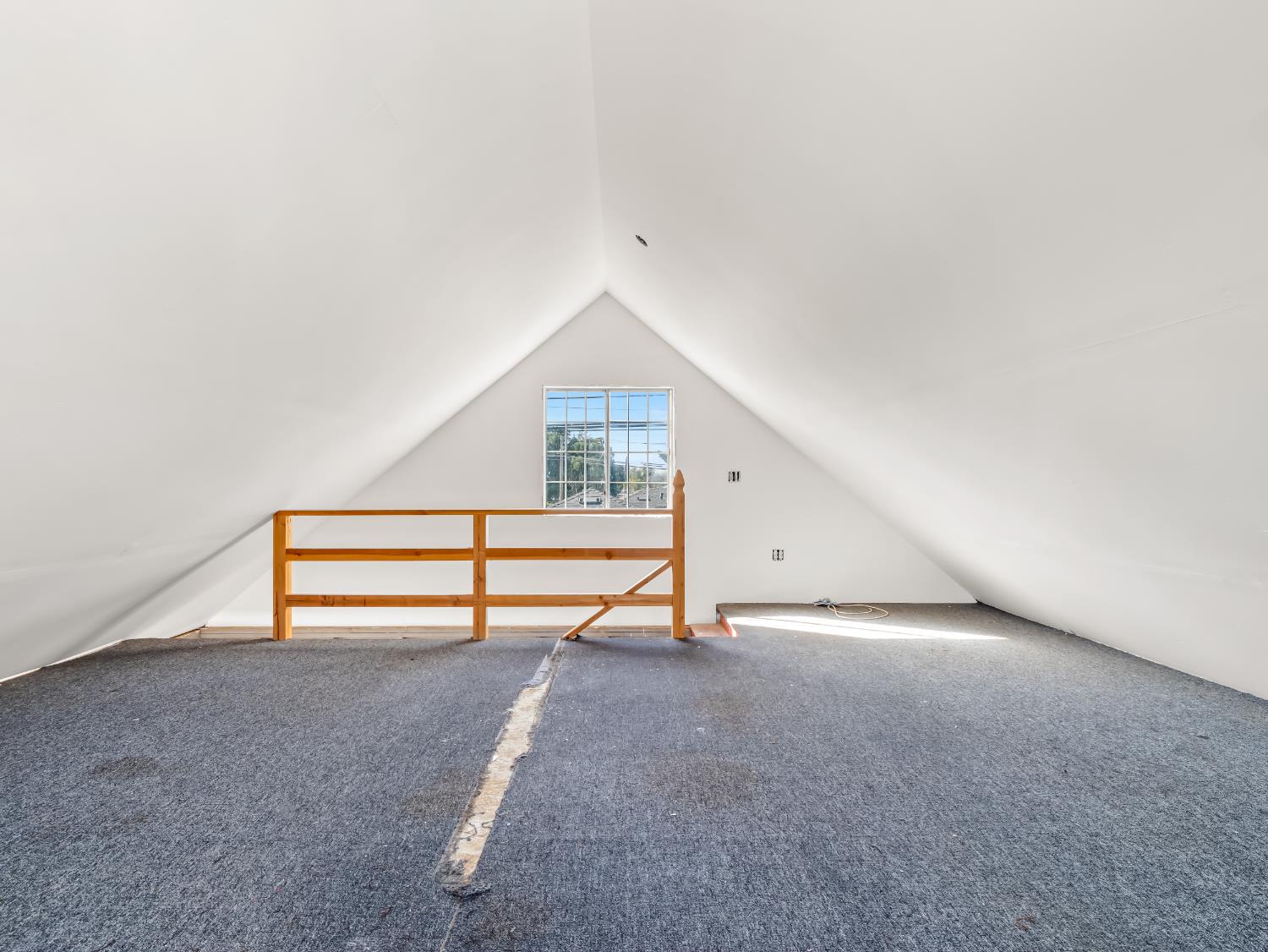 1515 N Vagedes Ave, Fresno, CA 93728