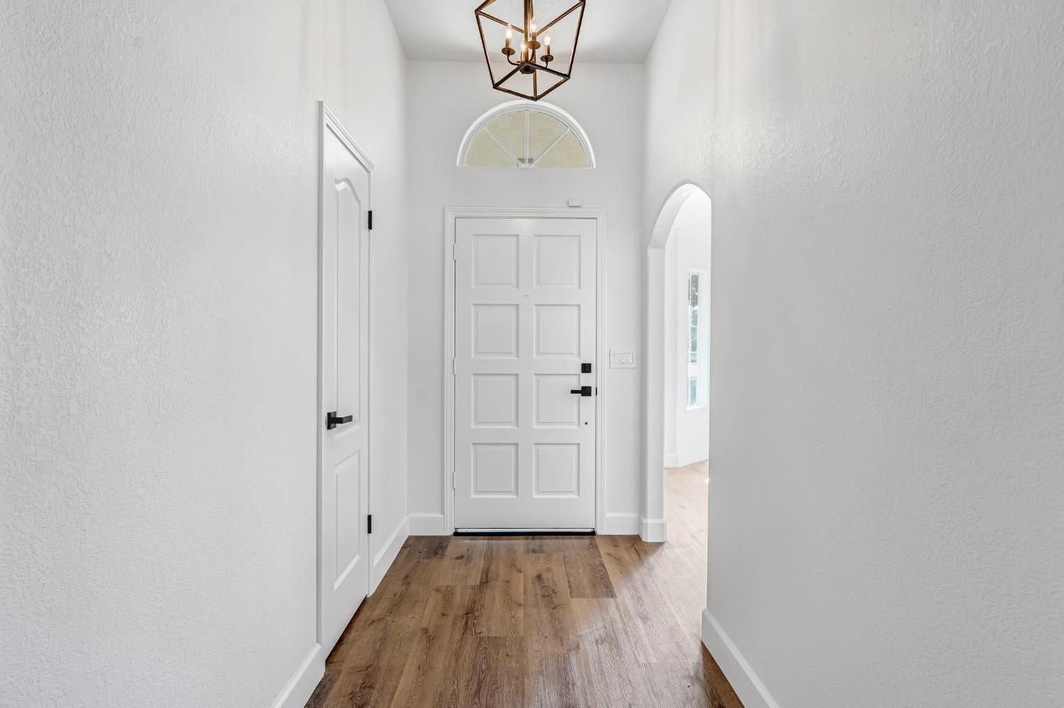 1760 E Omaha Ave, Fresno, CA 93720