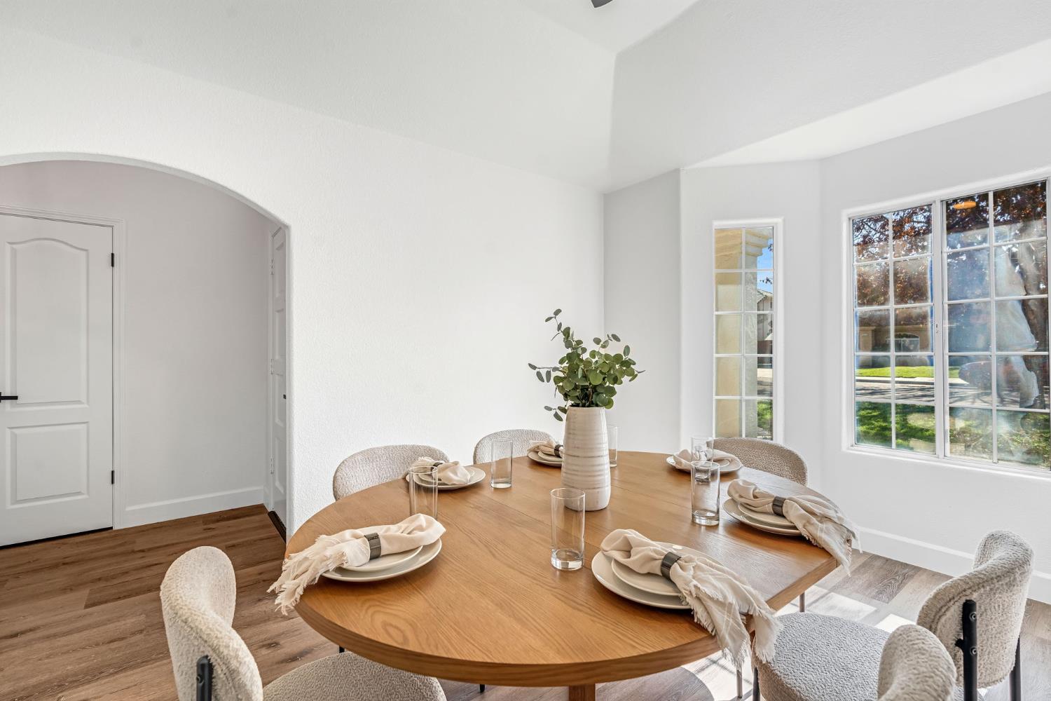 1760 E Omaha Ave, Fresno, CA 93720