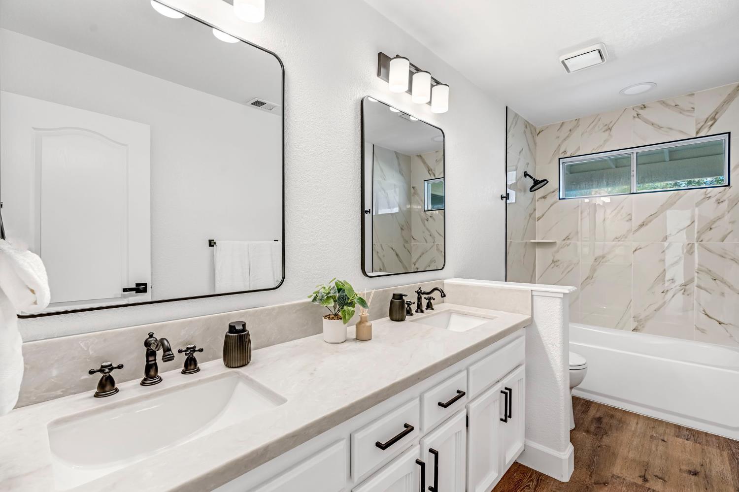 1760 E Omaha Ave, Fresno, CA 93720