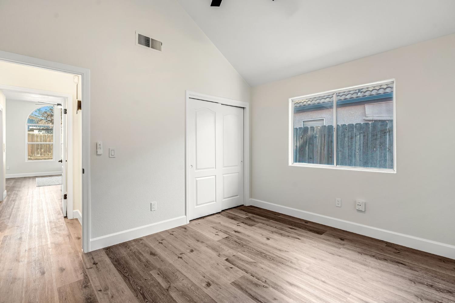 1760 E Omaha Ave, Fresno, CA 93720