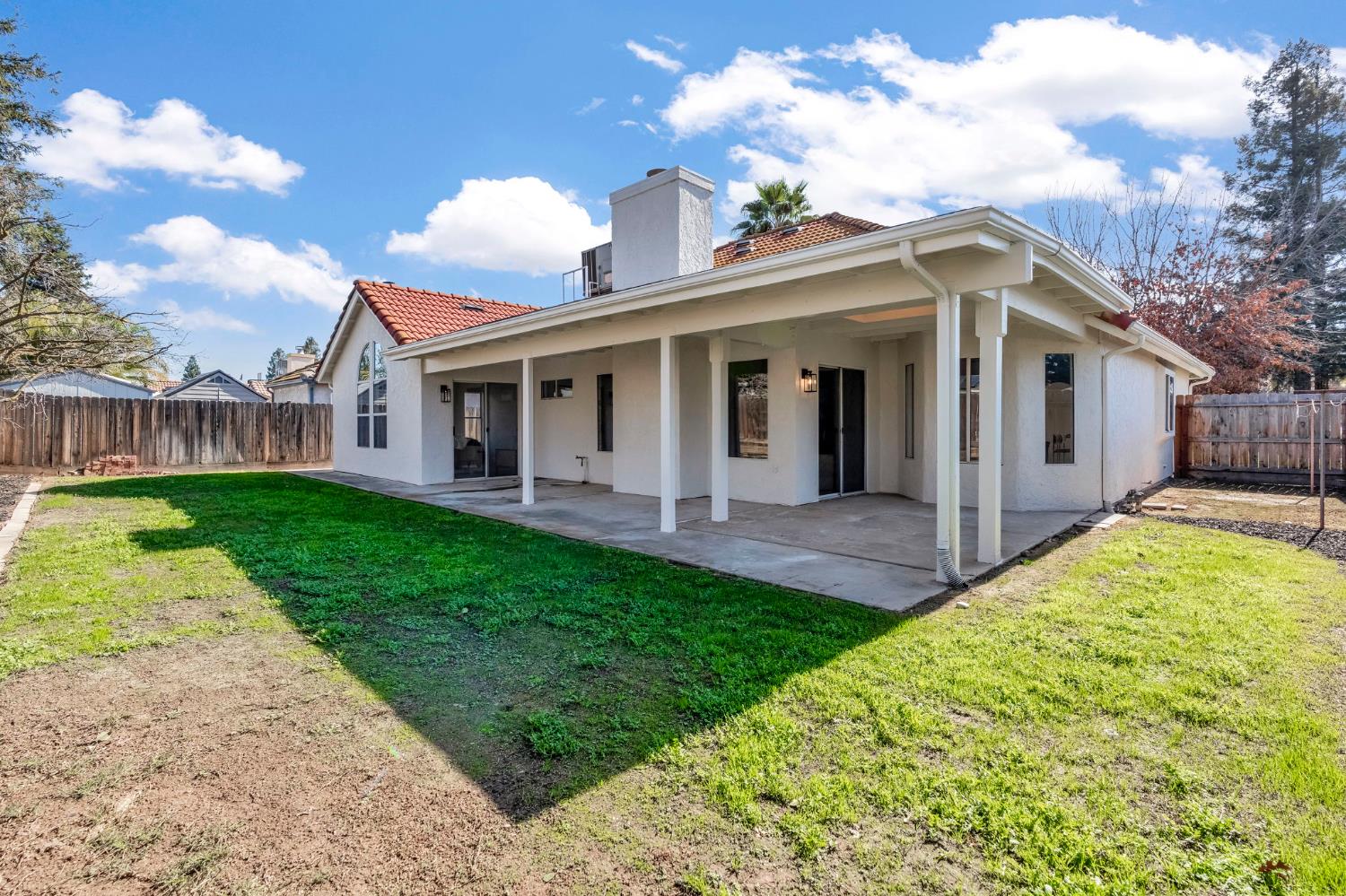 1760 E Omaha Ave, Fresno, CA 93720