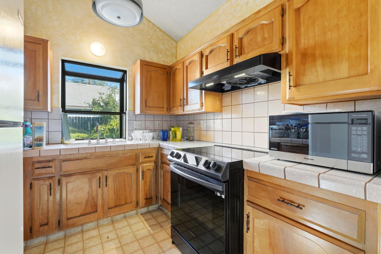 3662 W Harvard Ave, Fresno, CA 93722