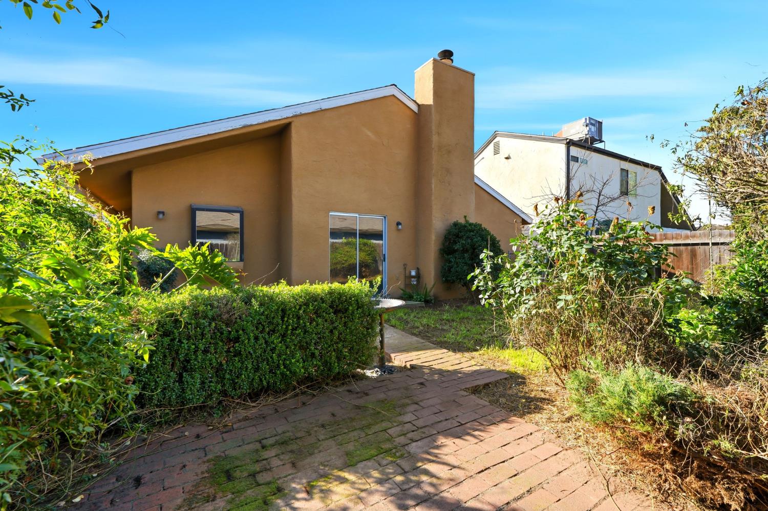 3662 W Harvard Ave, Fresno, CA 93722