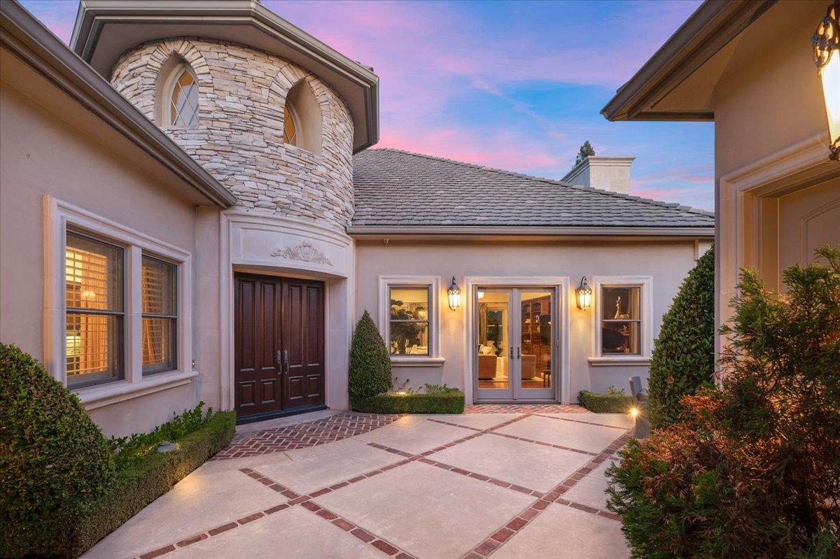 11350 N Glencastle Way, Fresno, CA 93730