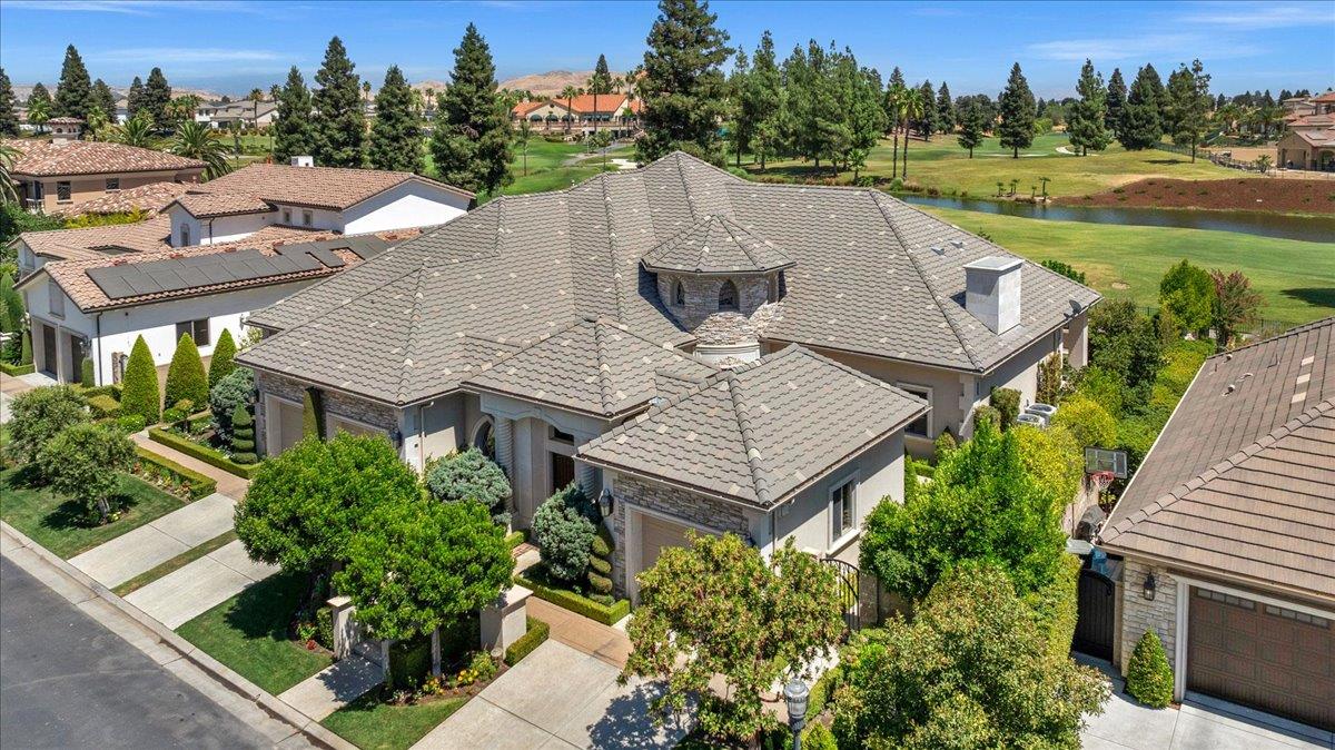 11350 N Glencastle Way, Fresno, CA 93730